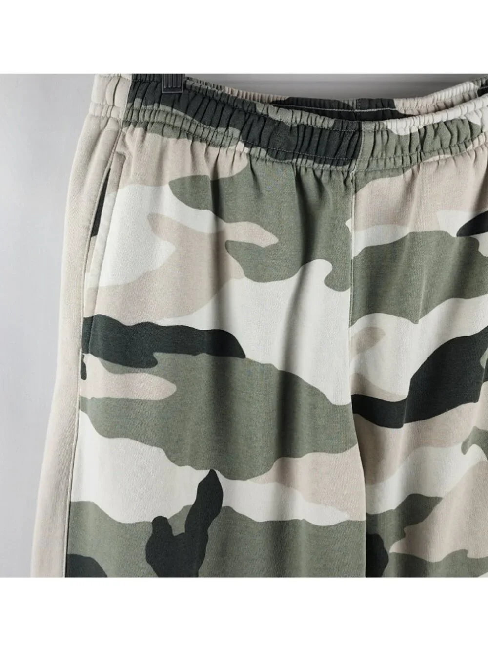 Nike Mens Sweatpants Mens XL Multi Camo Joggers (34x29) BV3628-372
